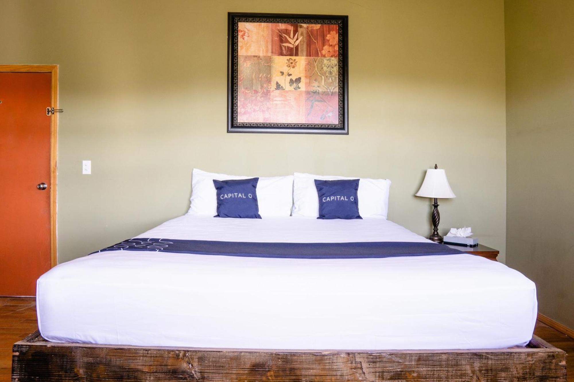 טקאטה Capital O Hotel Villa Azura מראה חיצוני תמונה